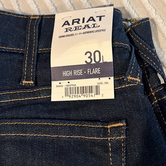 NWT Ariat High Rise Flare - Picture 2 of 2